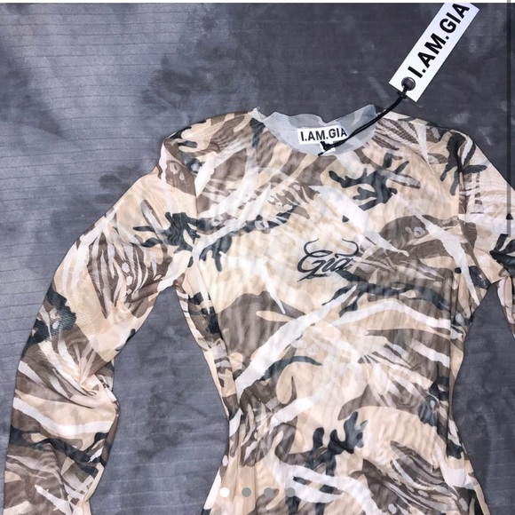 I.am.gia - Picture 2 of 6